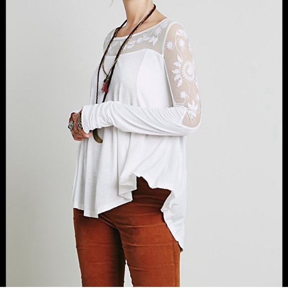 NWT Free People size Small Embroidered White Top - Picture 2 of 3